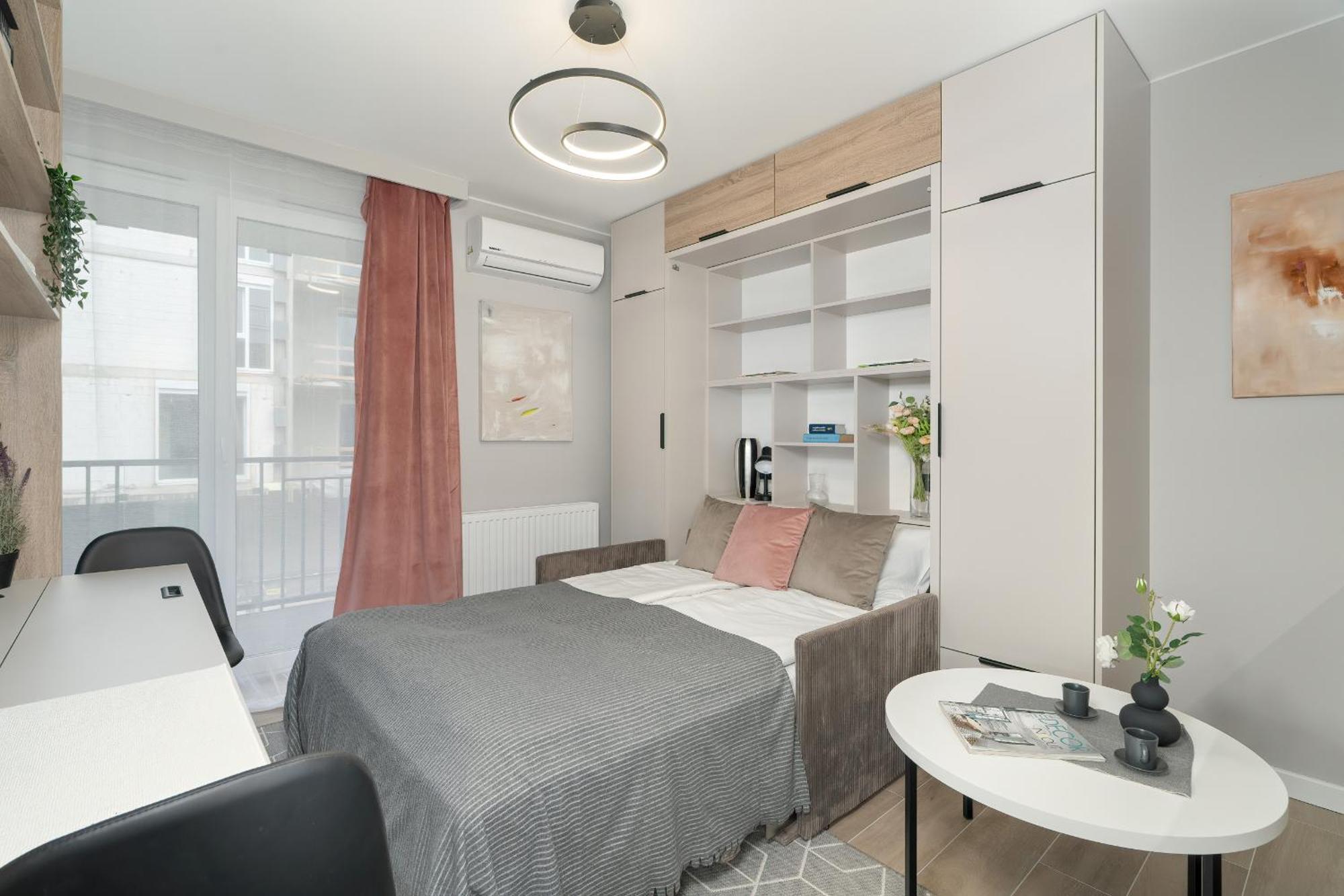 Nadolnik With Balcony & Ac By Rent Like *