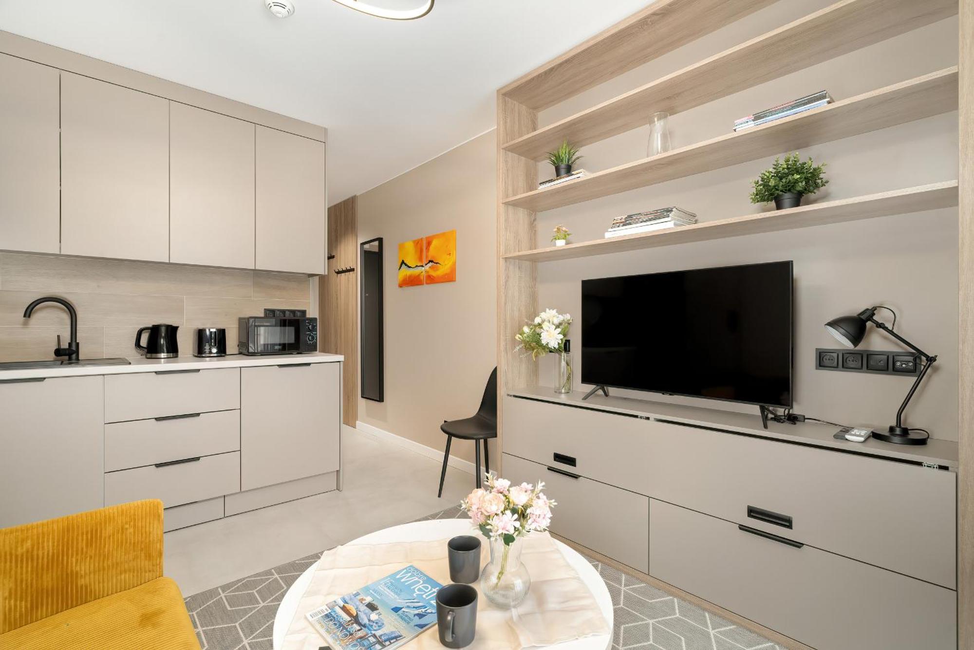 Nadolnik With Balcony & Ac By Rent Like * Poznan