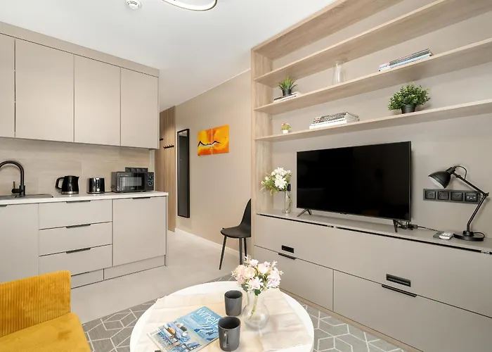 Nadolnik Studio Apartments With Balcony & Ac By Rent Like Home