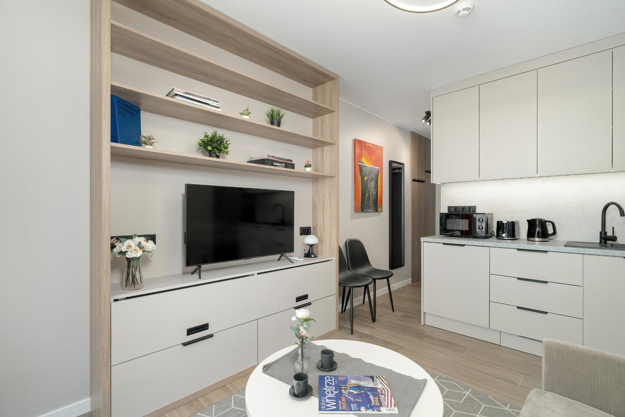 Nadolnik With Balcony & Ac By Rent Like Apartment Poznan