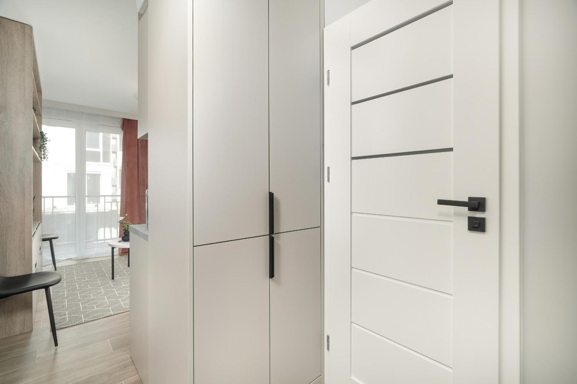 Nadolnik With Balcony & Ac By Rent Like Poznan