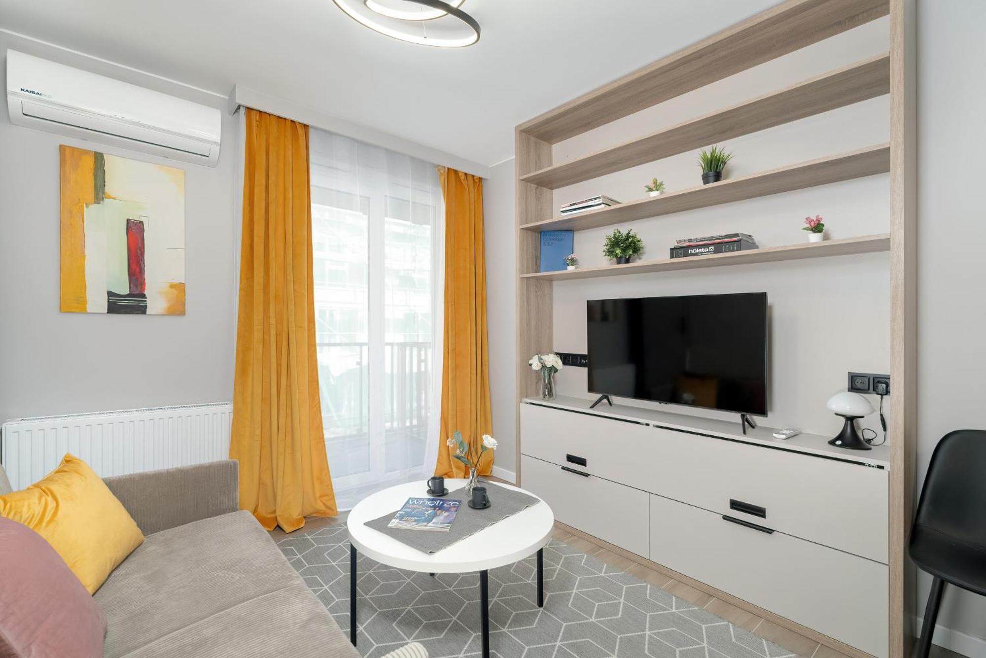 Nadolnik With Balcony & Ac By Rent Like Apartment